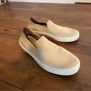 Rothy’s sneaker in Sand - Size 11